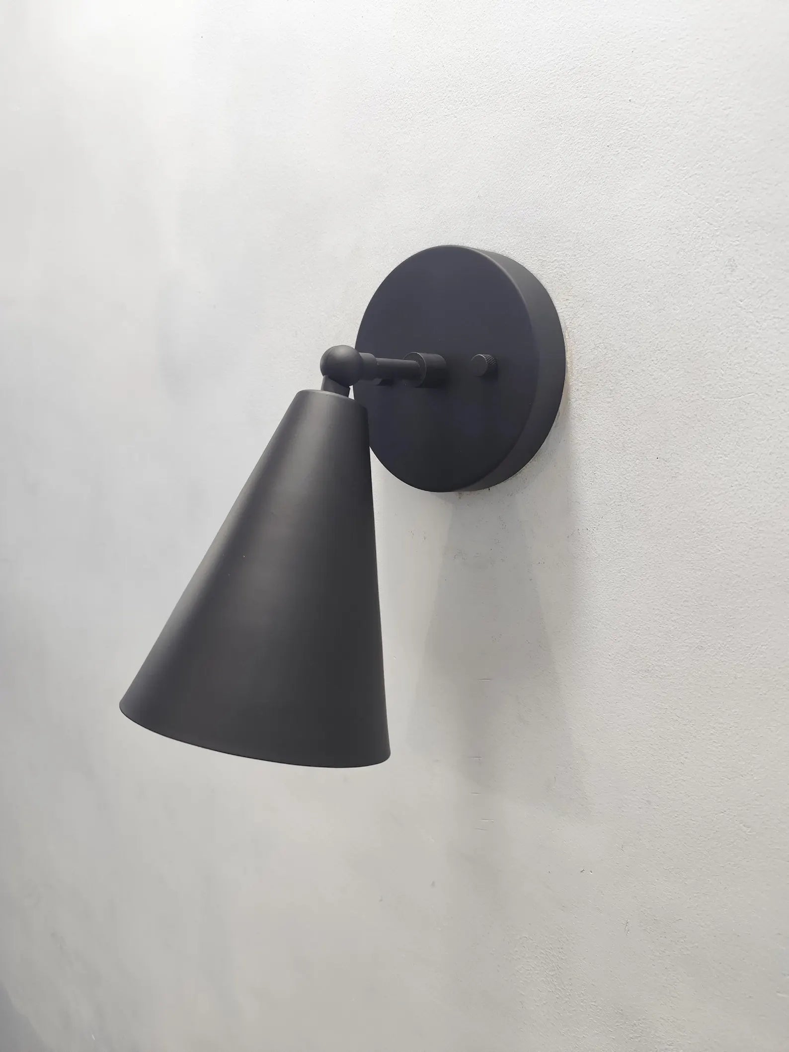 1950's Mid Century 1 Light brass Wall Sconce Light | Wall Sconces Lamp | Modern Brass Italian Wall Scone | Cone Wall Sconce Light