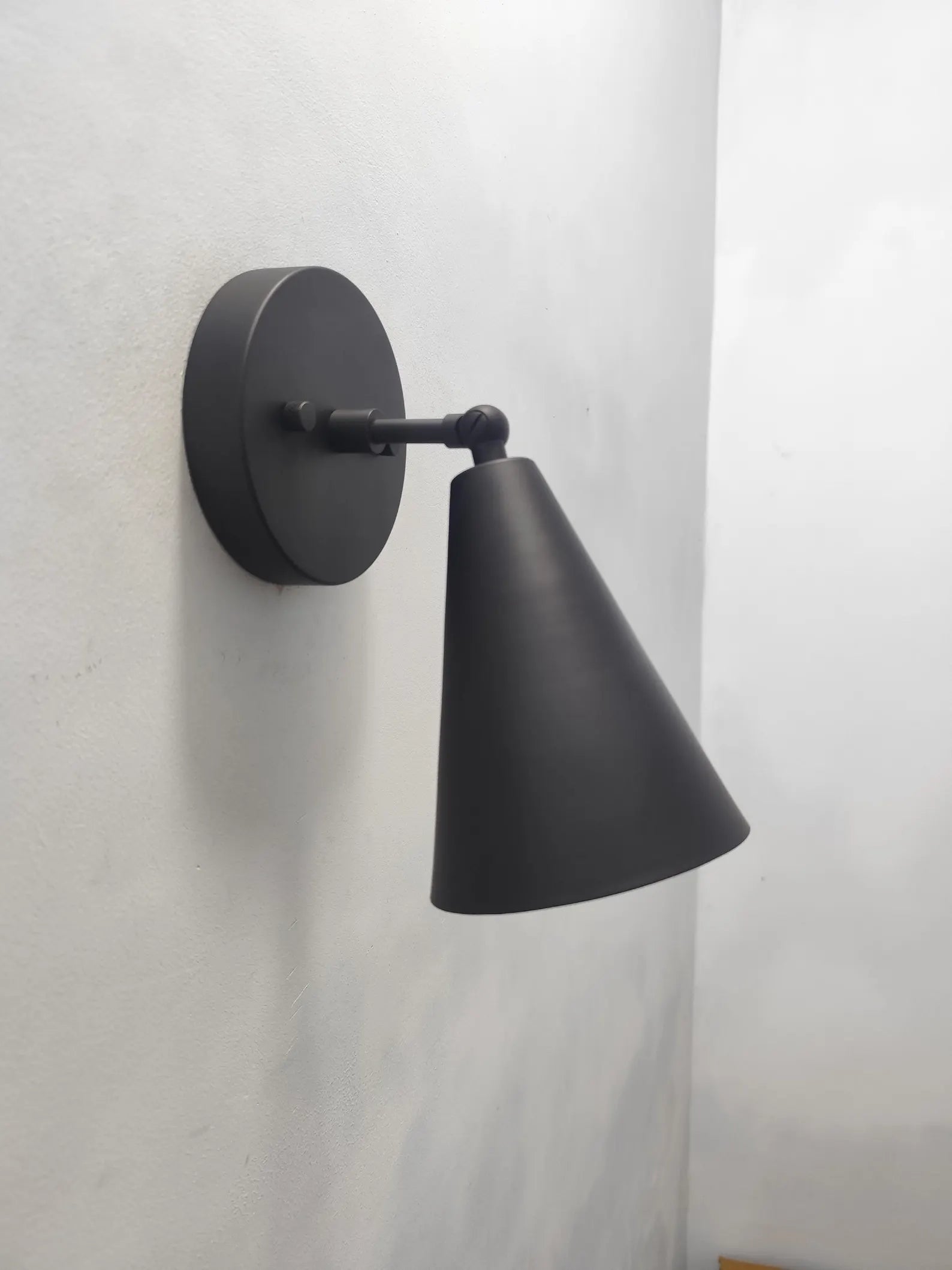 1950's Mid Century 1 Light brass Wall Sconce Light | Wall Sconces Lamp | Modern Brass Italian Wall Scone | Cone Wall Sconce Light