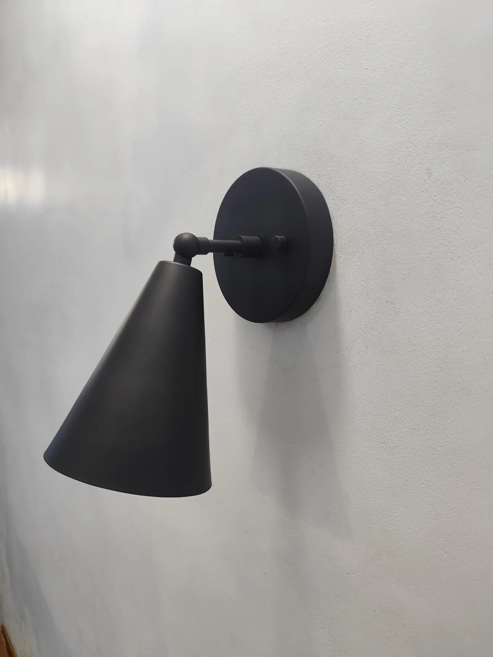 1950's Mid Century 1 Light brass Wall Sconce Light | Wall Sconces Lamp | Modern Brass Italian Wall Scone | Cone Wall Sconce Light