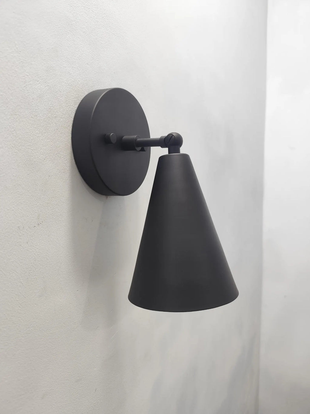 1950's Mid Century 1 Light brass Wall Sconce Light | Wall Sconces Lamp | Modern Brass Italian Wall Scone | Cone Wall Sconce Light